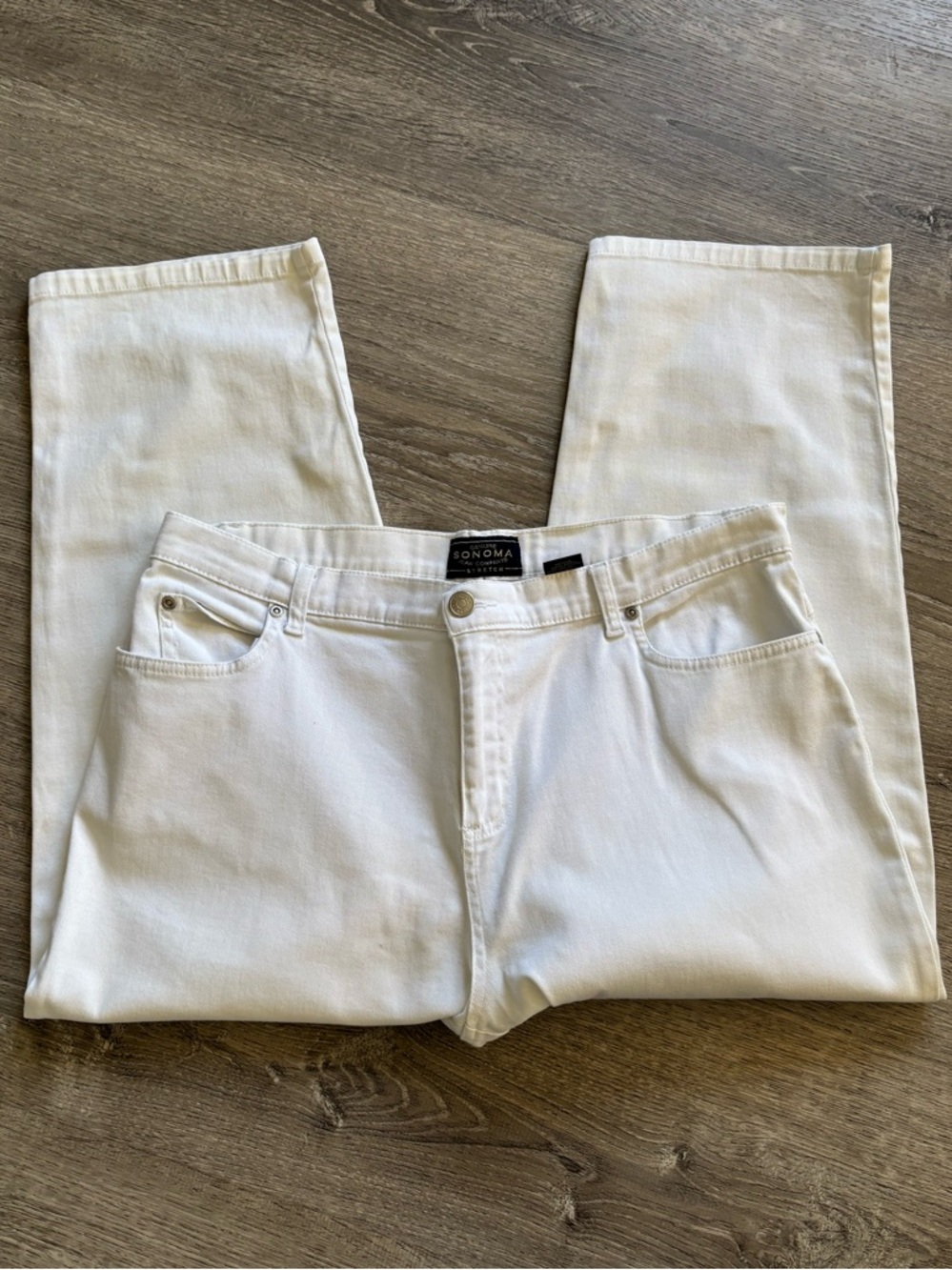 White Capris bundle - Picture 7 of 7